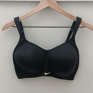 Nike Dy Fit Sports Bra
